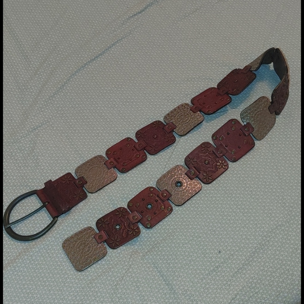 Fossil Embossed Squares Brown belt